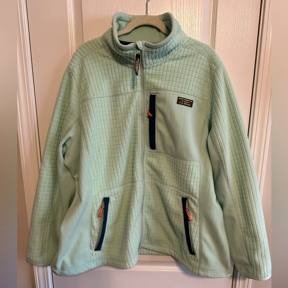 Woman’s Mint Green Fleece Jacket with Hunter Green Accents - Picture 1 of 12